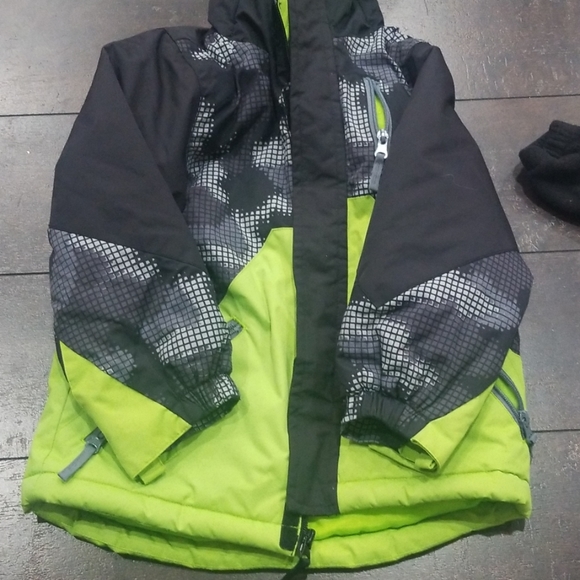 Boys 4 snow jacket with fleece sweater EUC - Picture 2 of 3